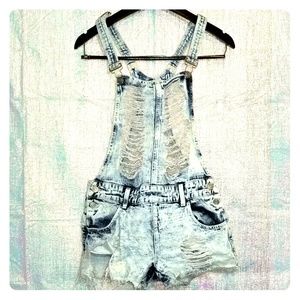 🌞THE CUTEST! Overall shorts from Fashion Nova!